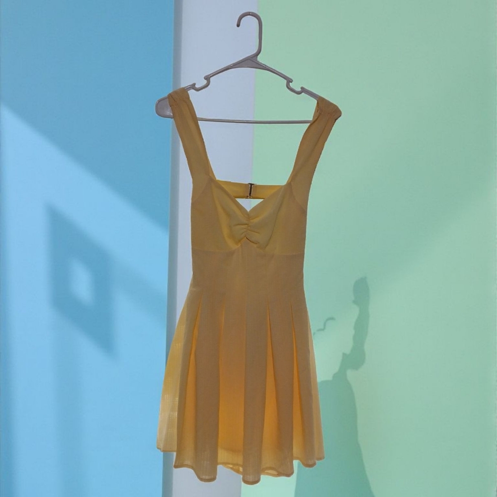 Chic Yellow Backless Dress